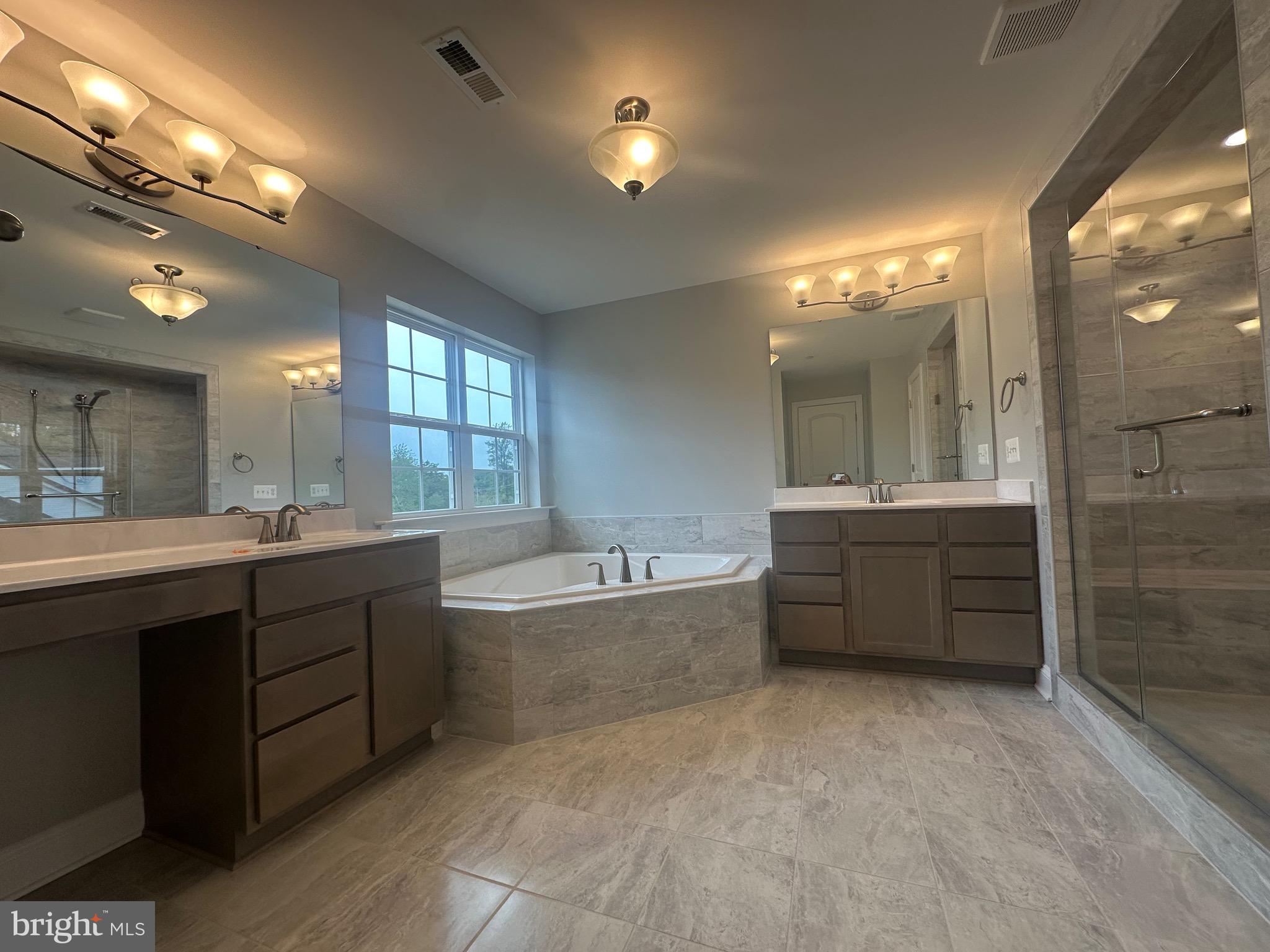 HIDDEN VIEW - Residential