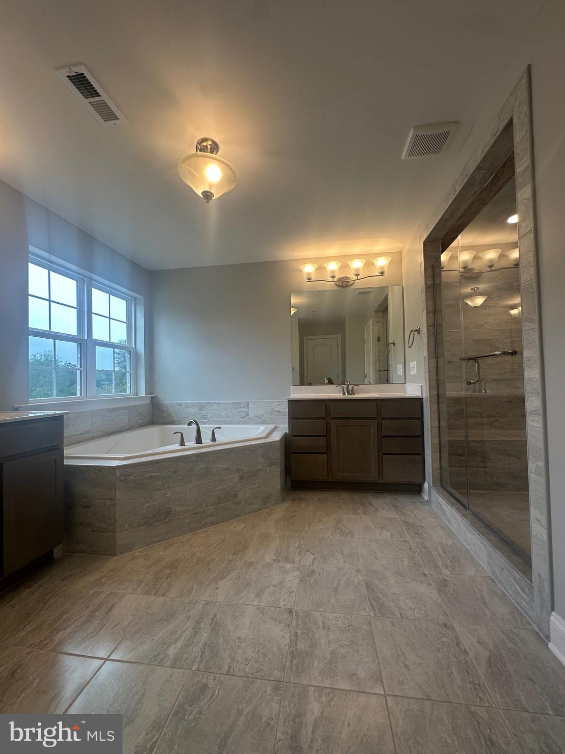 HIDDEN VIEW - Residential