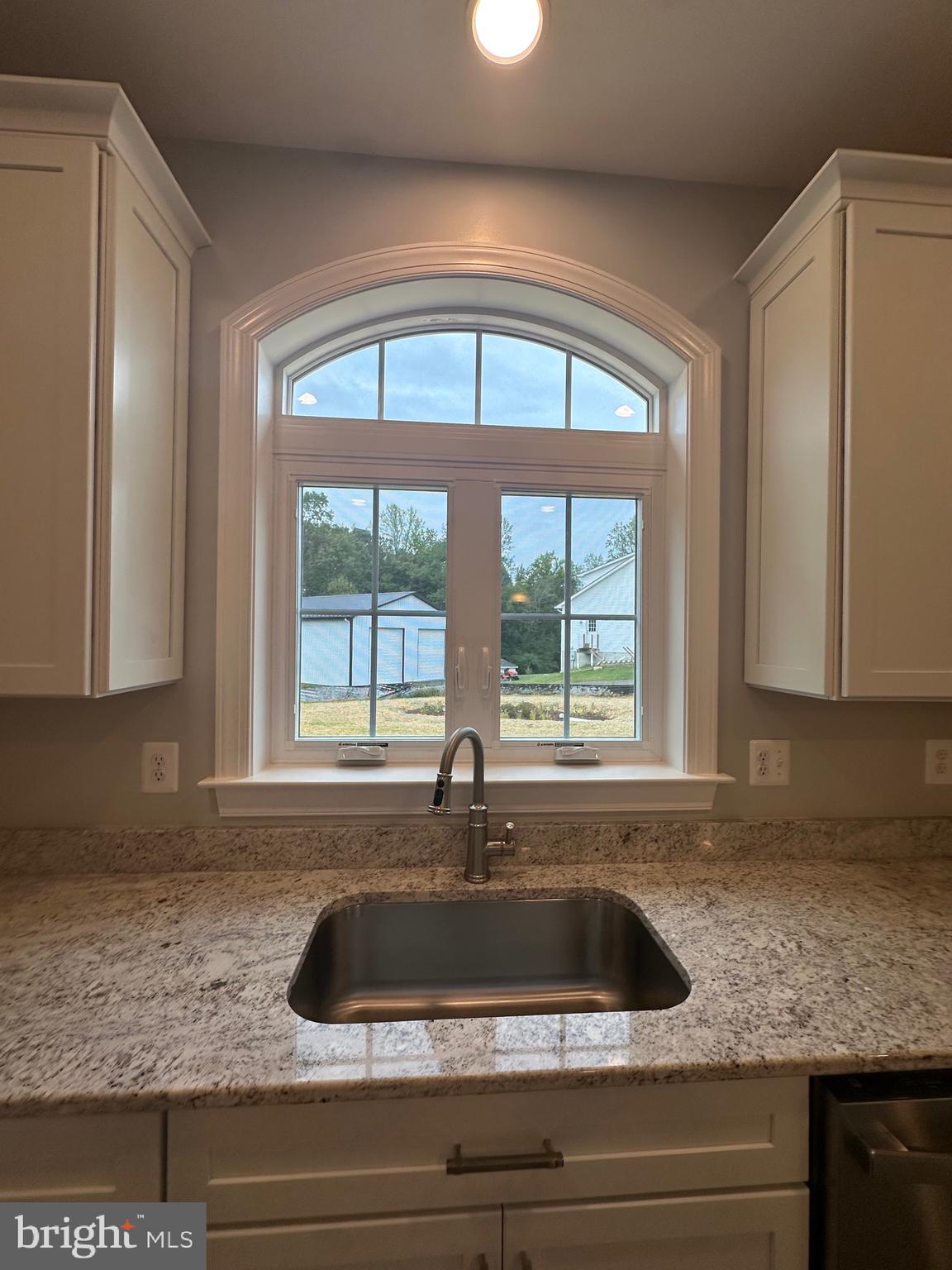 HIDDEN VIEW - Residential