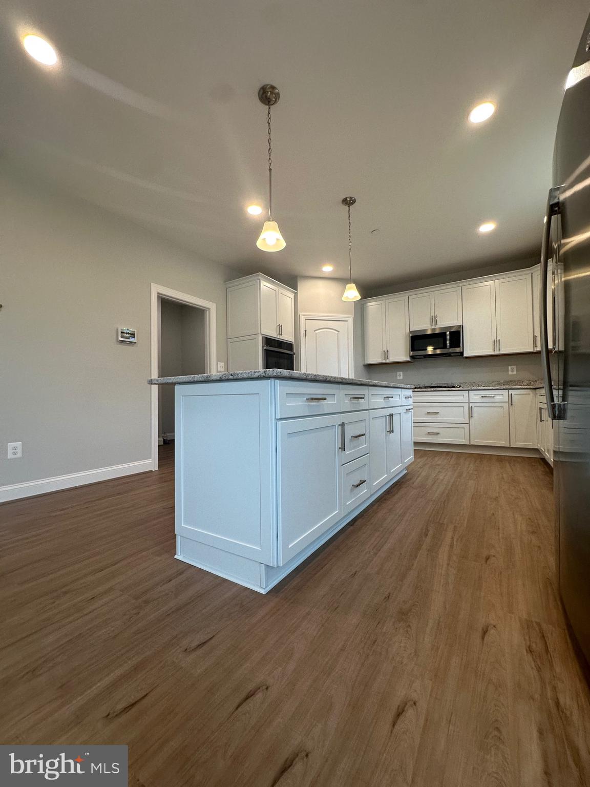 HIDDEN VIEW - Residential