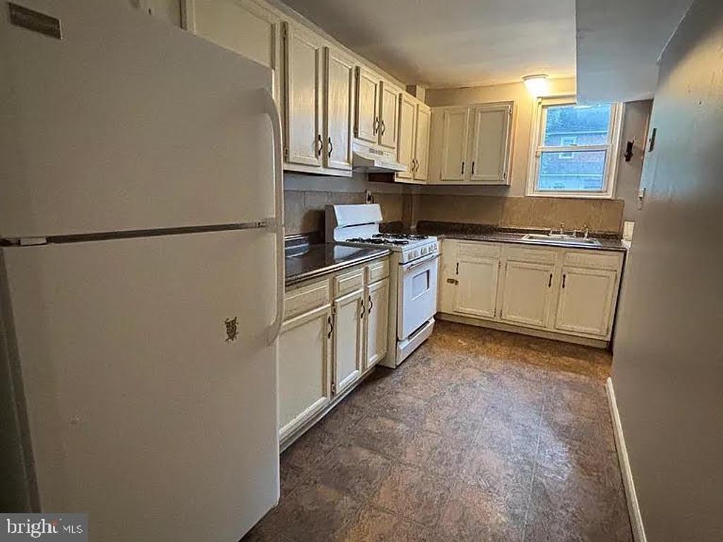 Photo of 17 S Rodney Drive, WILMINGTON, DE 19809 (MLS # DENC2092368)