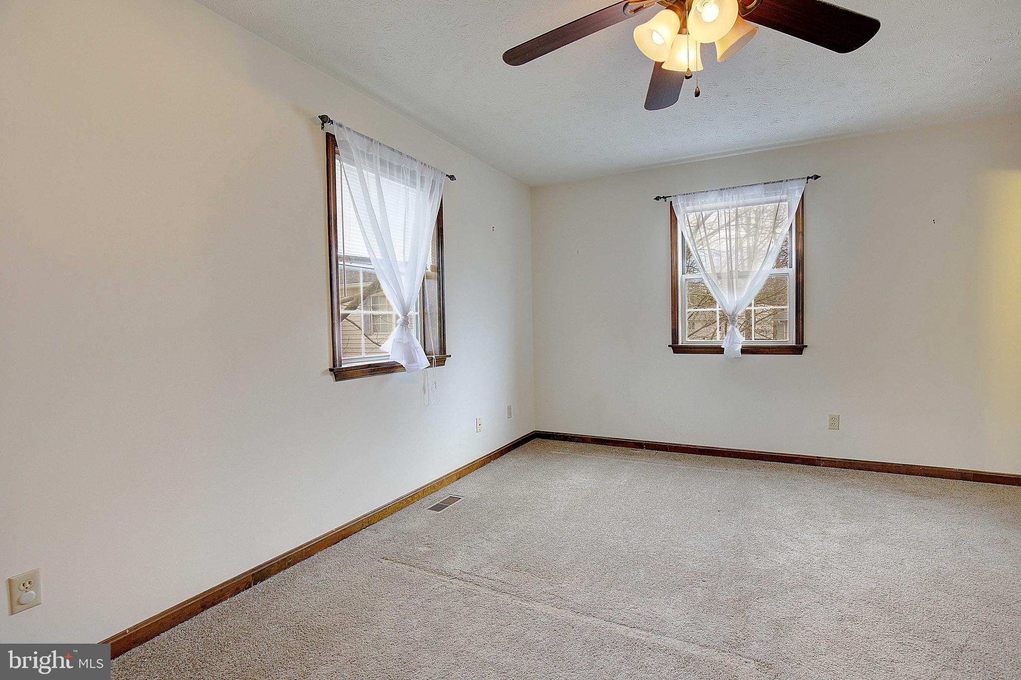 GREENVIEW VILLAGE - Residential