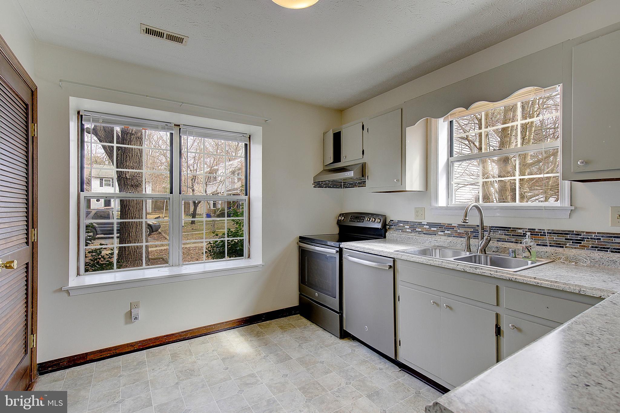 GREENVIEW VILLAGE - Residential