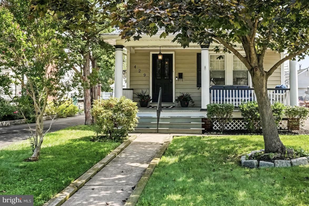 429 ROBERTS AVENUE