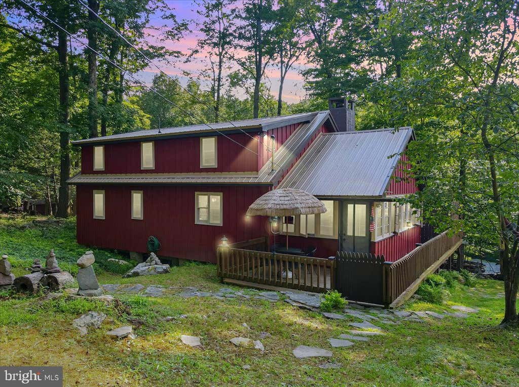 Photo of 112 Beechwood Cove Road, GREENTOWN, PA 18426 (MLS # PAPI2000906)