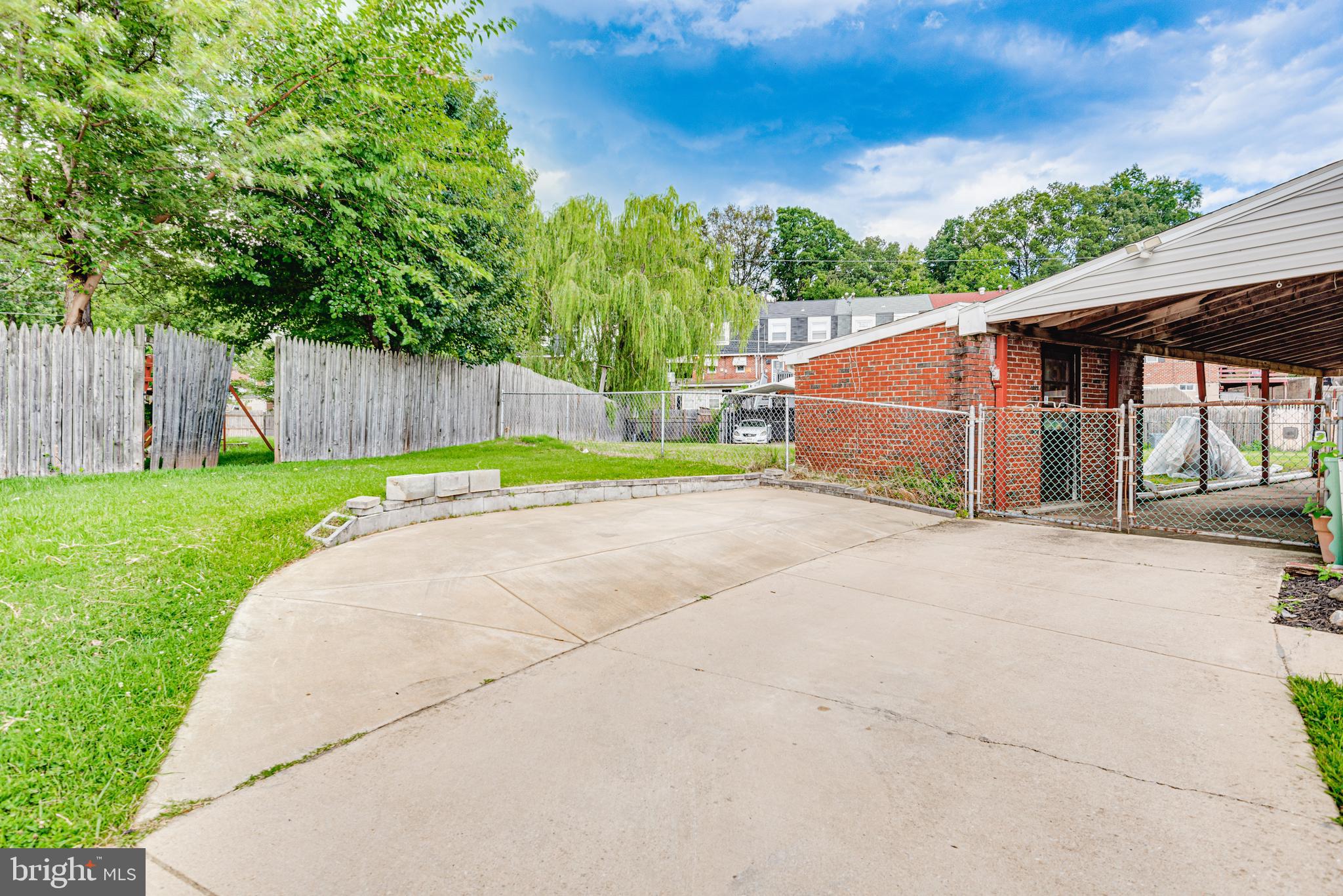 HOLLAND HILL - Residential