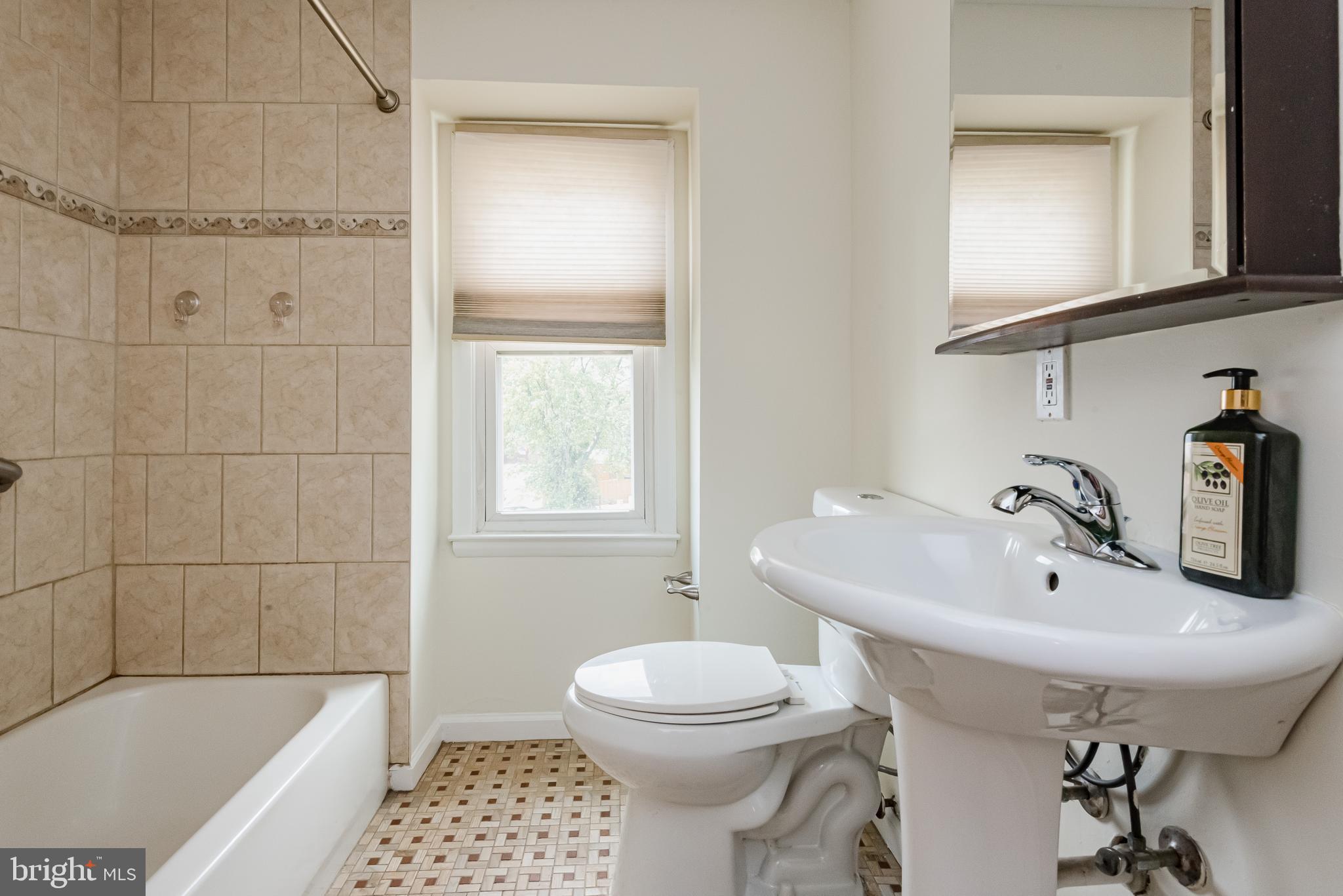 HOLLAND HILL - Residential