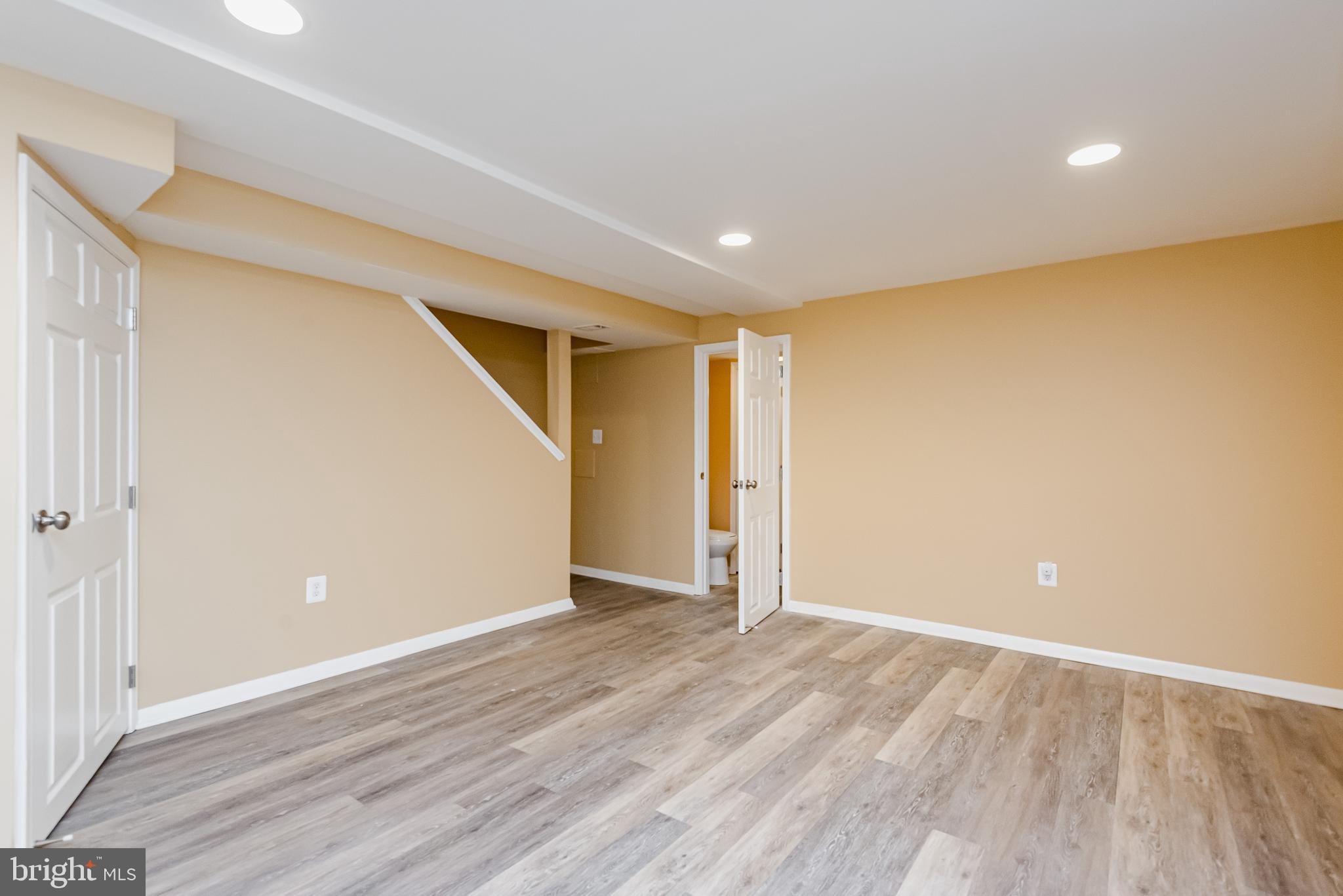 HOLLAND HILL - Residential