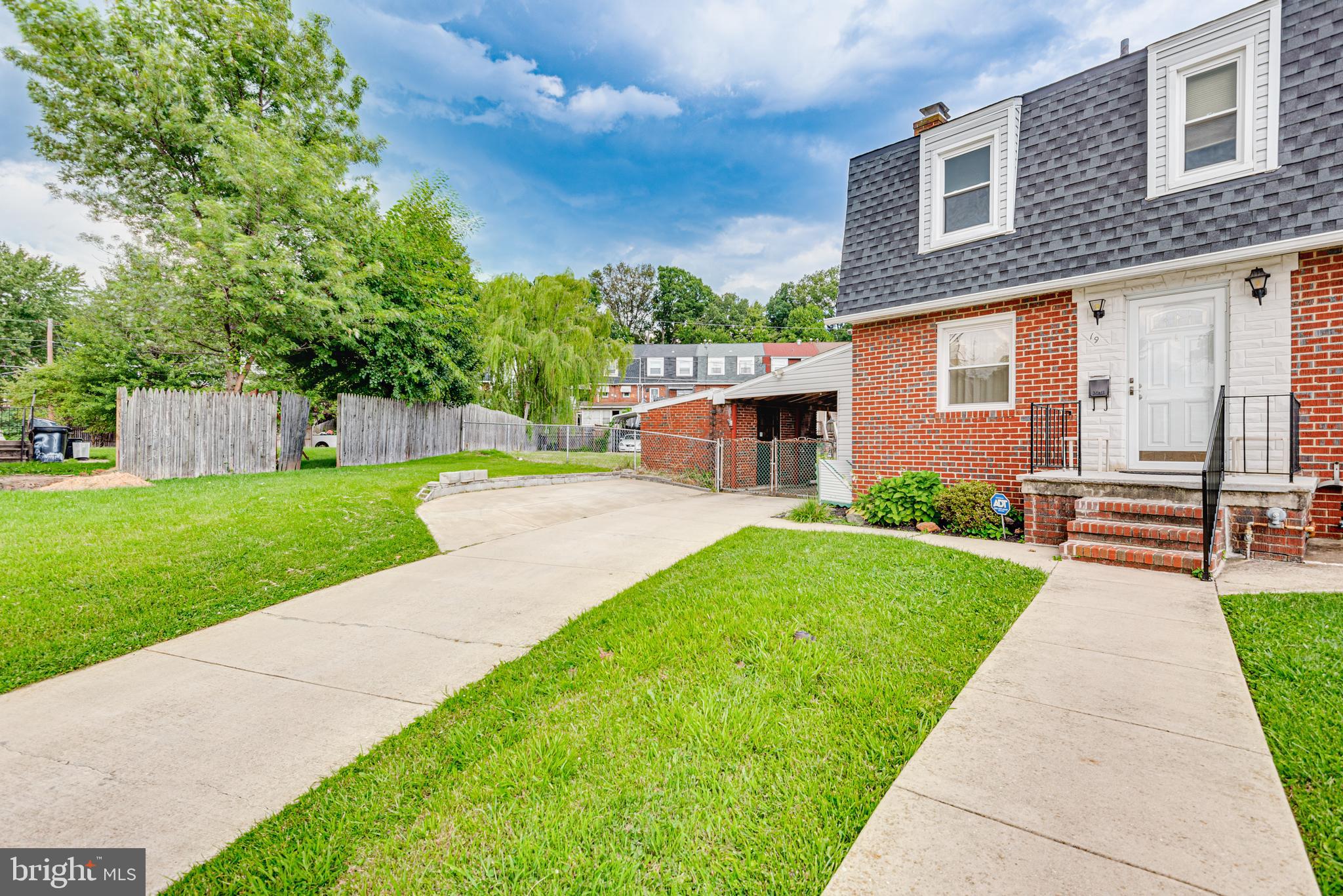 HOLLAND HILL - Residential