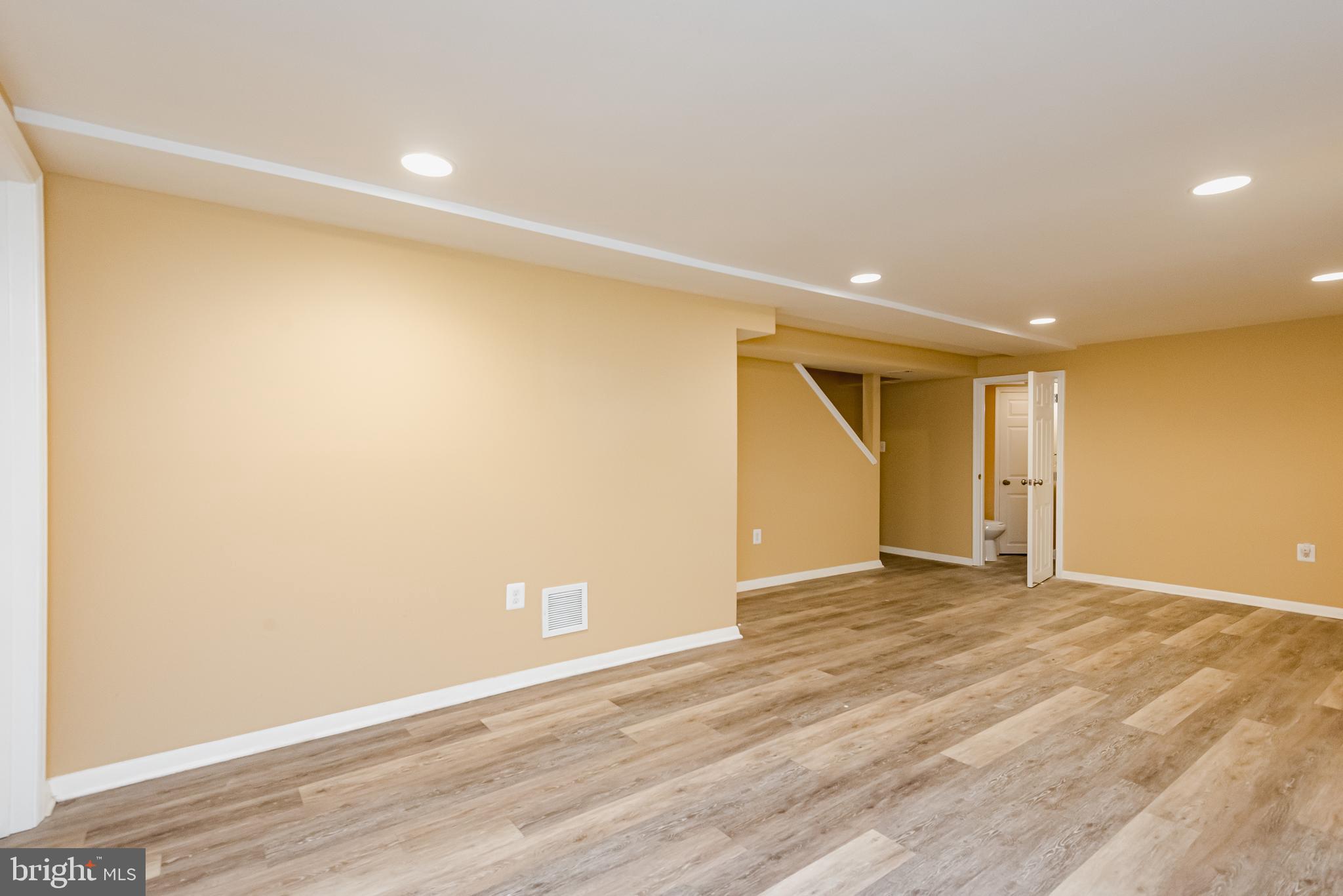 HOLLAND HILL - Residential