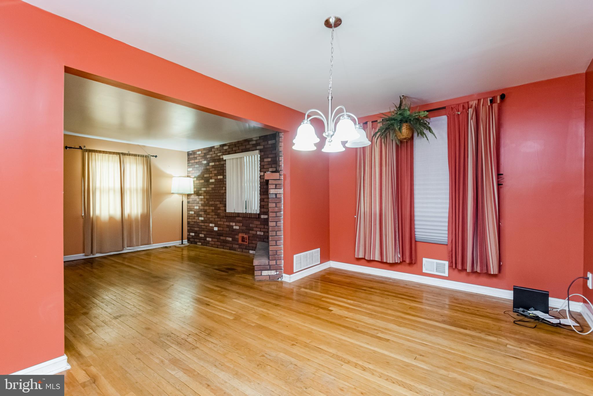 HOLLAND HILL - Residential