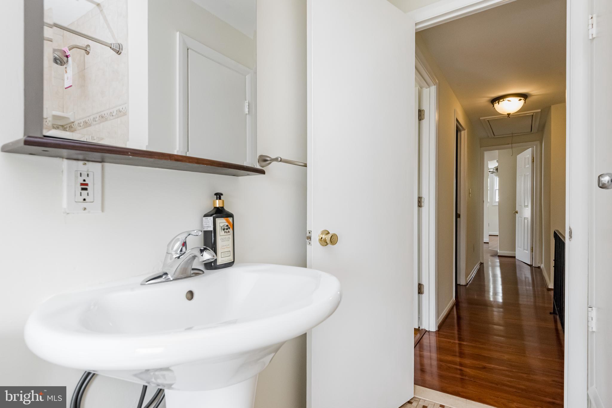 HOLLAND HILL - Residential