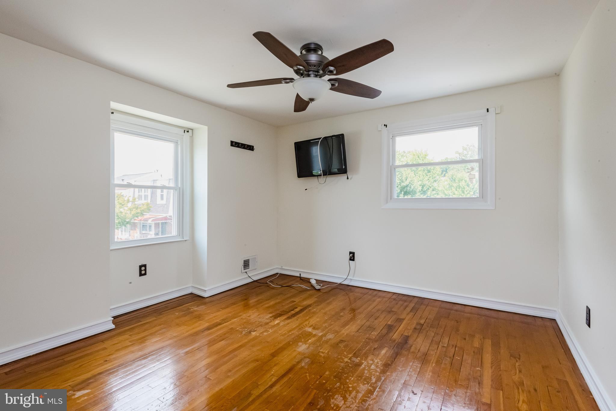 HOLLAND HILL - Residential