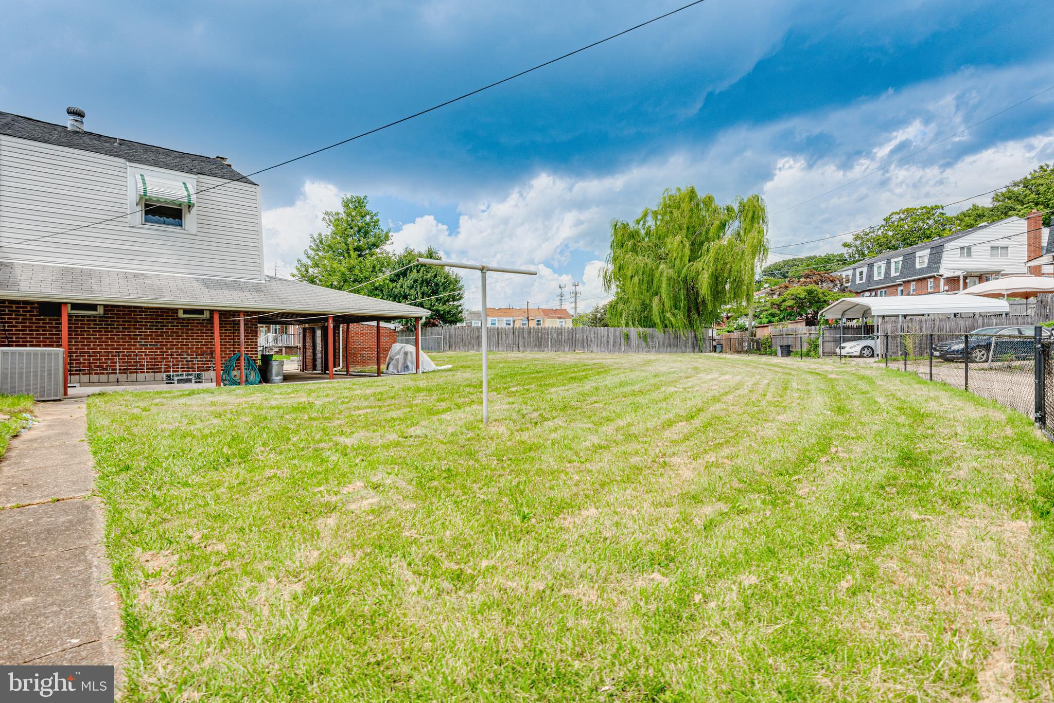 HOLLAND HILL - Residential