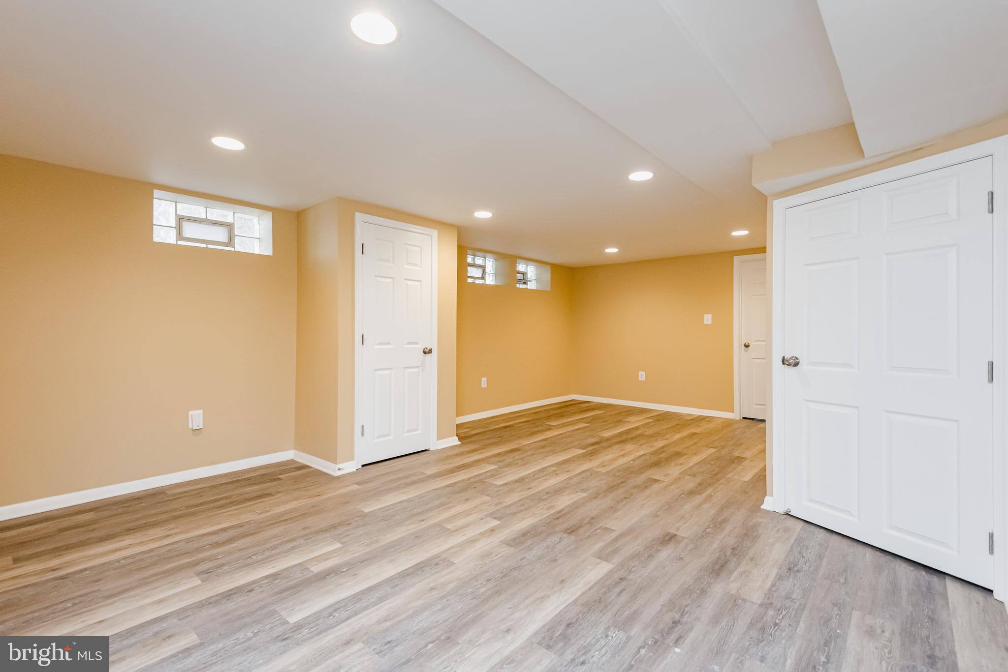 HOLLAND HILL - Residential