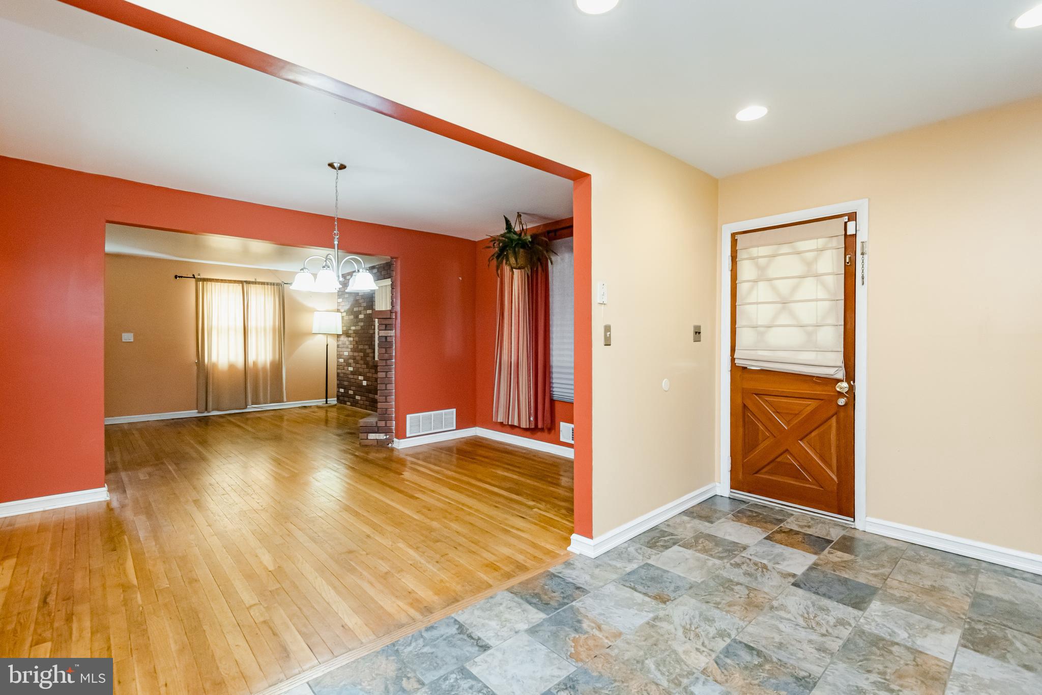 HOLLAND HILL - Residential