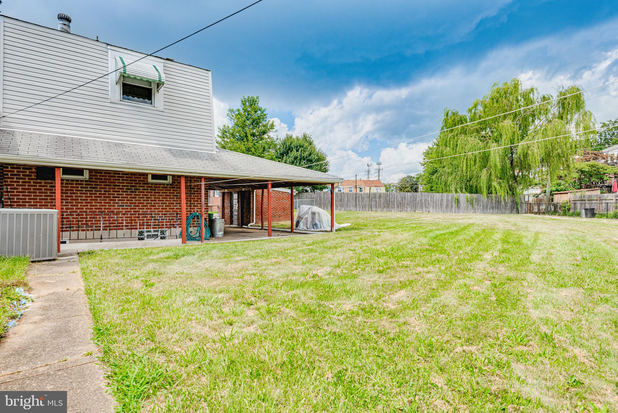 HOLLAND HILL - Residential