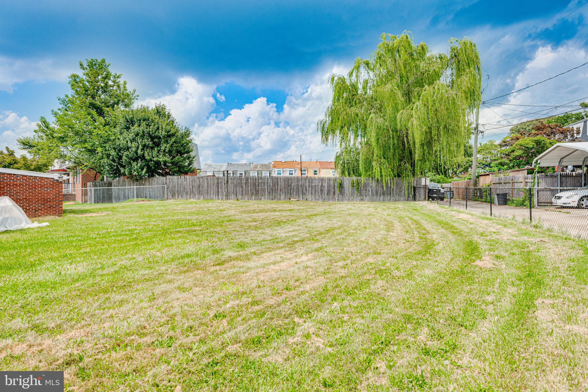 HOLLAND HILL - Residential