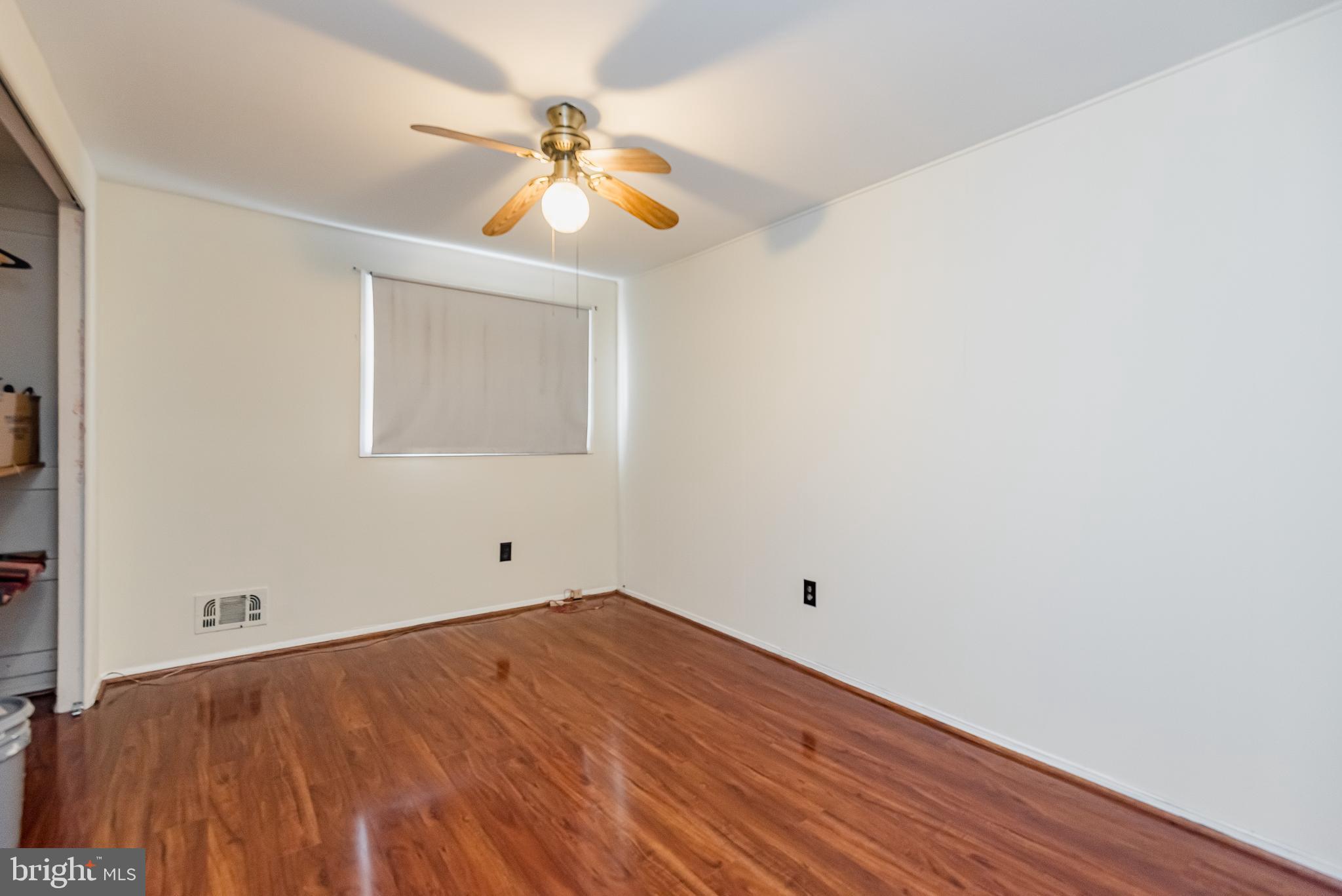 HOLLAND HILL - Residential