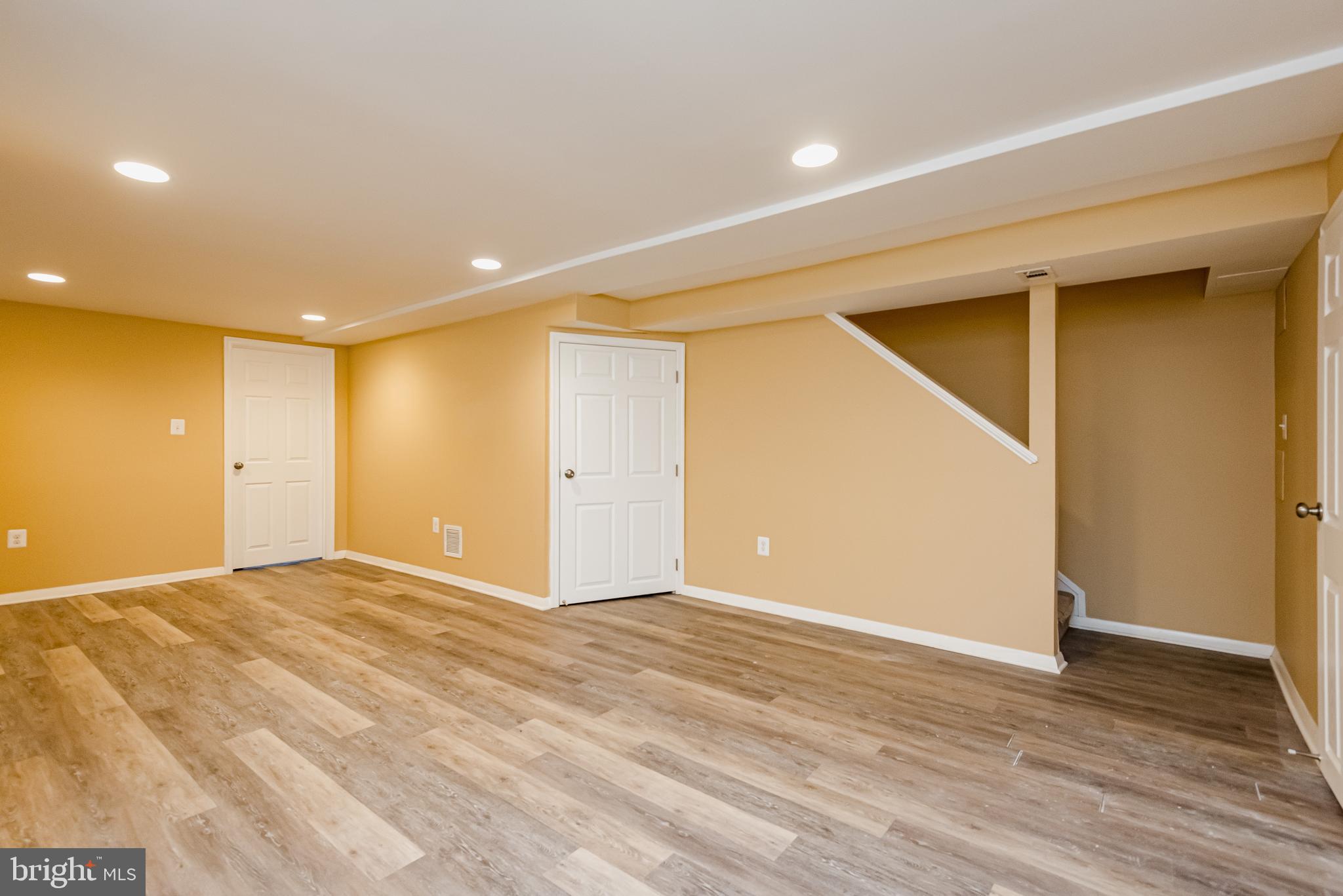 HOLLAND HILL - Residential