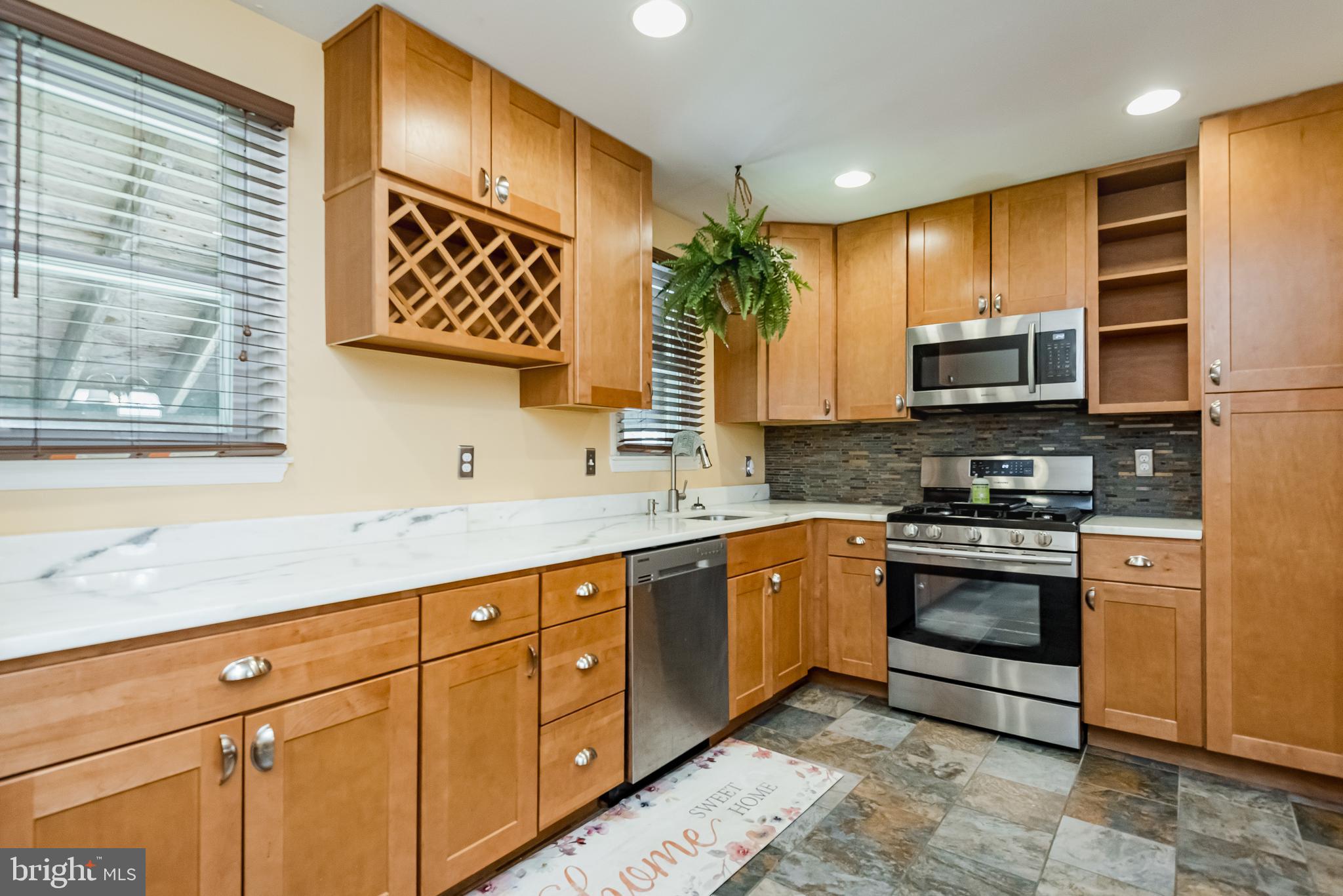 HOLLAND HILL - Residential