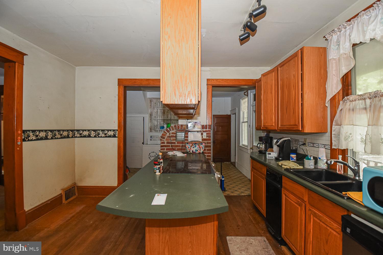 SOUTH MAIN - Residential