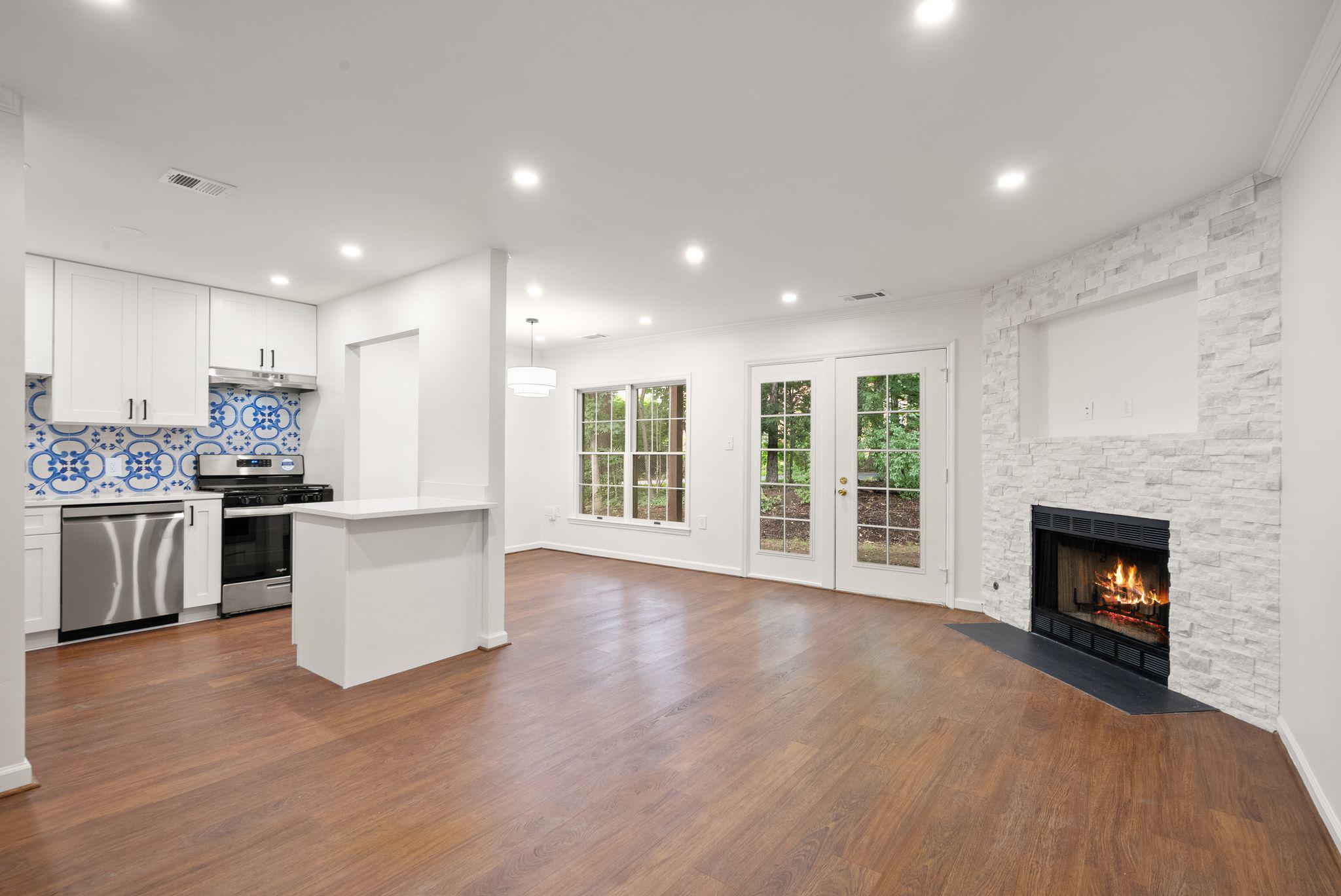 7256 GLEN HOLLOW COURT 2