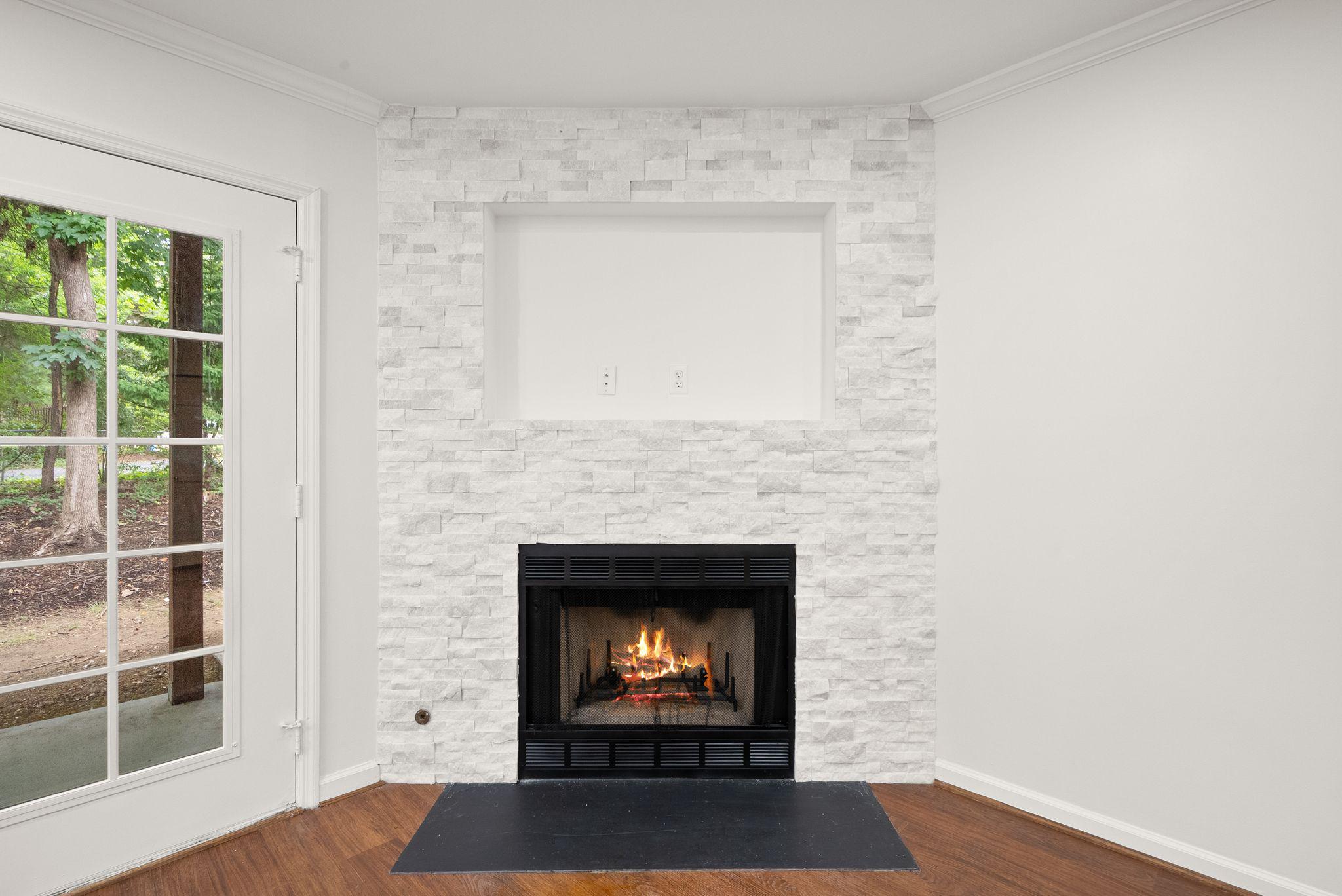 7256 GLEN HOLLOW COURT 2