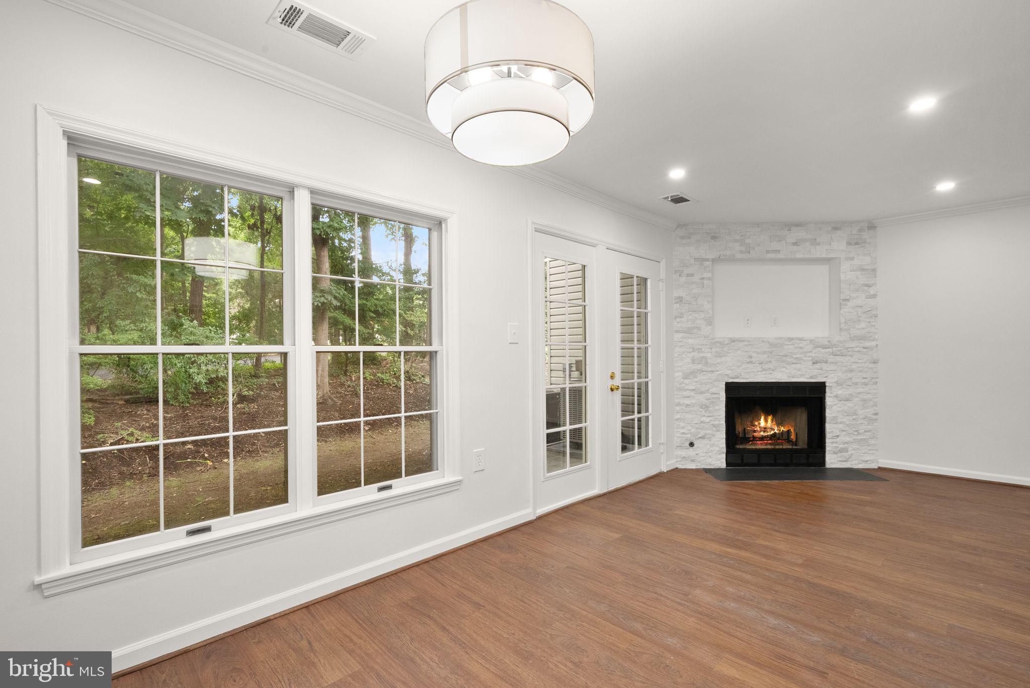 7256 GLEN HOLLOW COURT 2