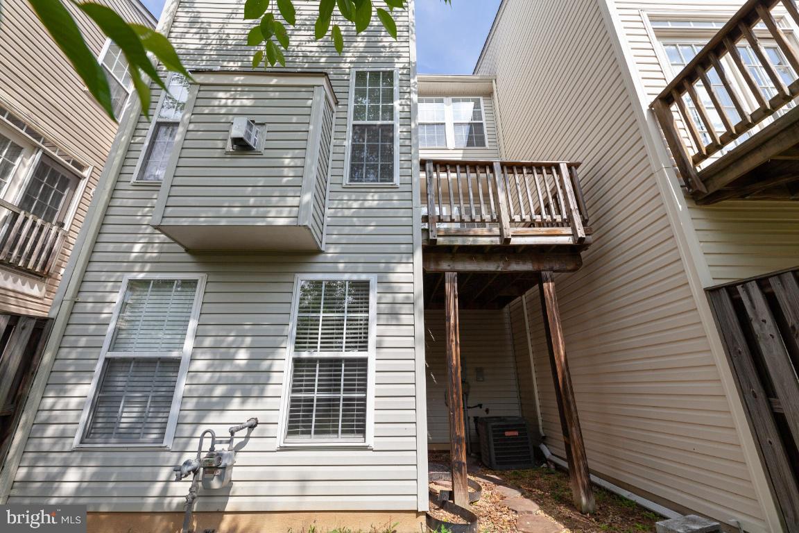 RIVERSIDE STATION - Residential Lease