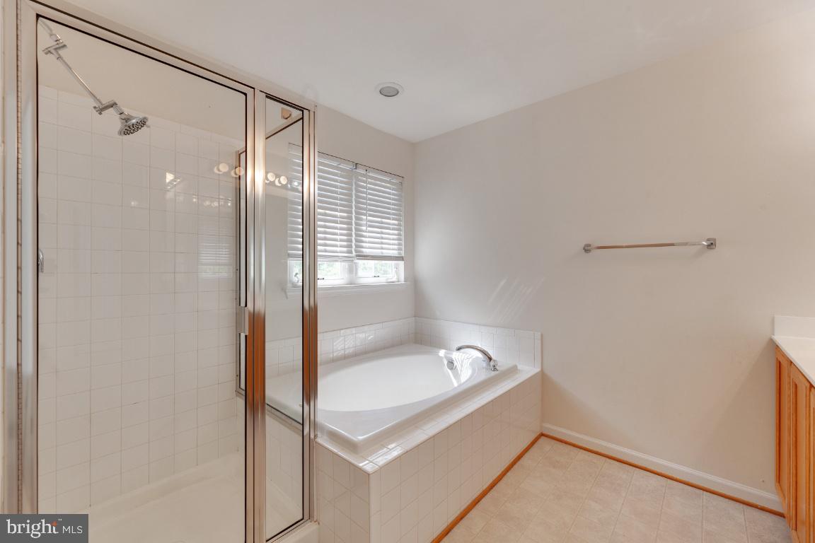 RIVERSIDE STATION - Residential Lease