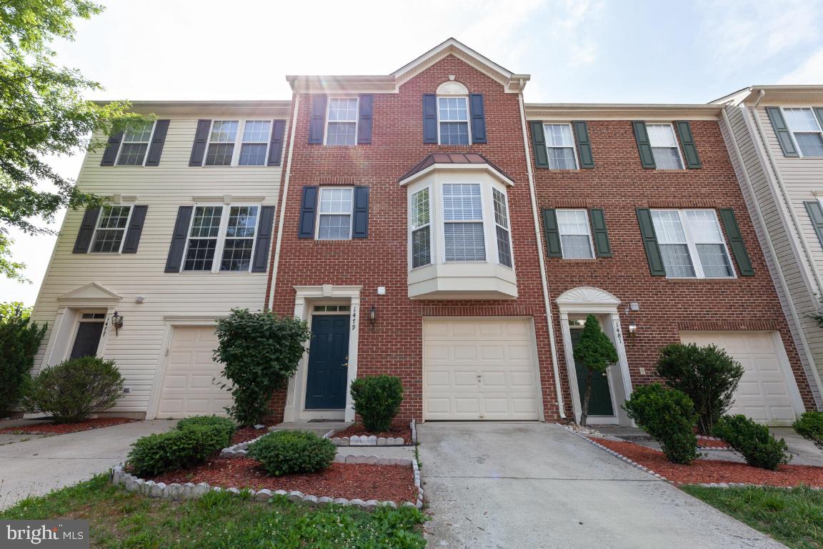 RIVERSIDE STATION - Residential Lease