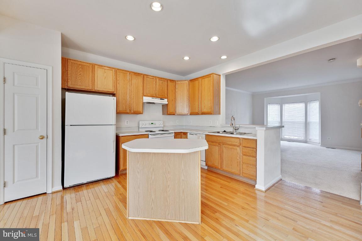 RIVERSIDE STATION - Residential Lease