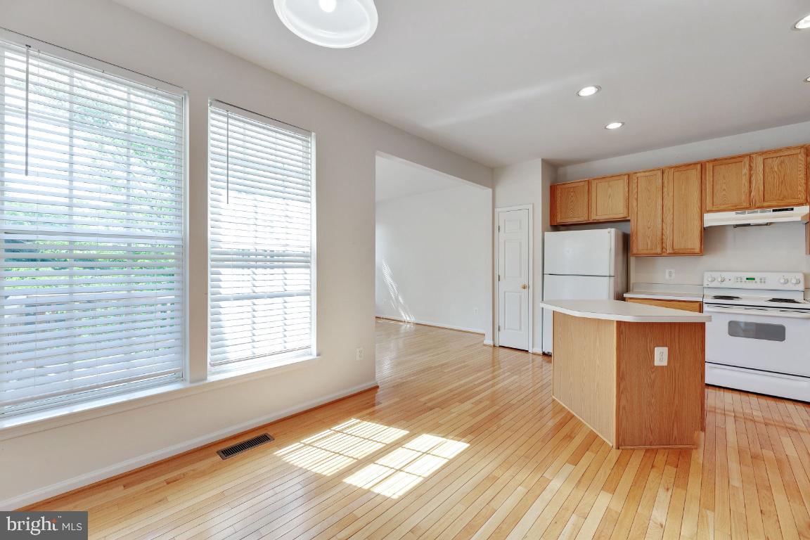 RIVERSIDE STATION - Residential Lease