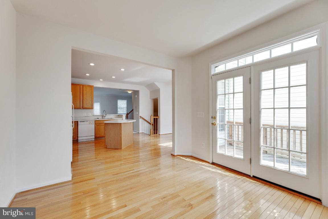 RIVERSIDE STATION - Residential Lease