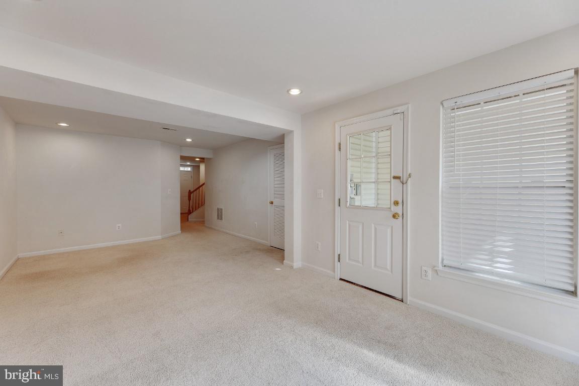 RIVERSIDE STATION - Residential Lease