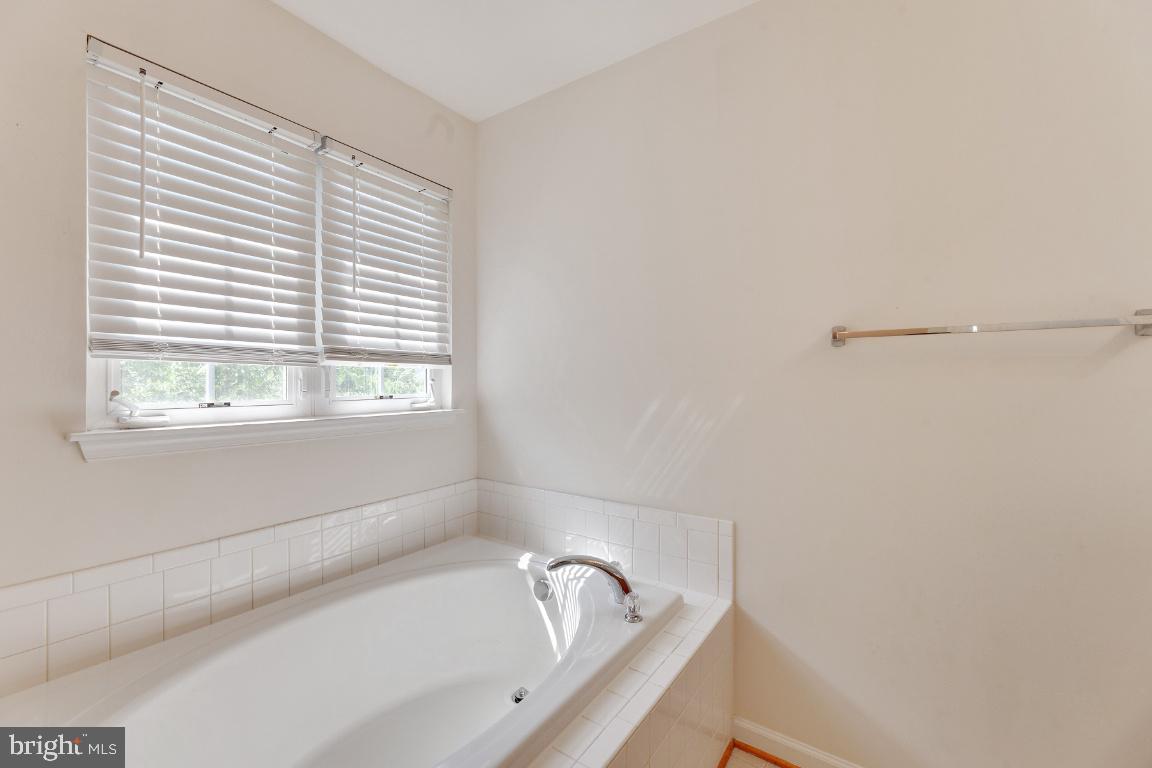 RIVERSIDE STATION - Residential Lease