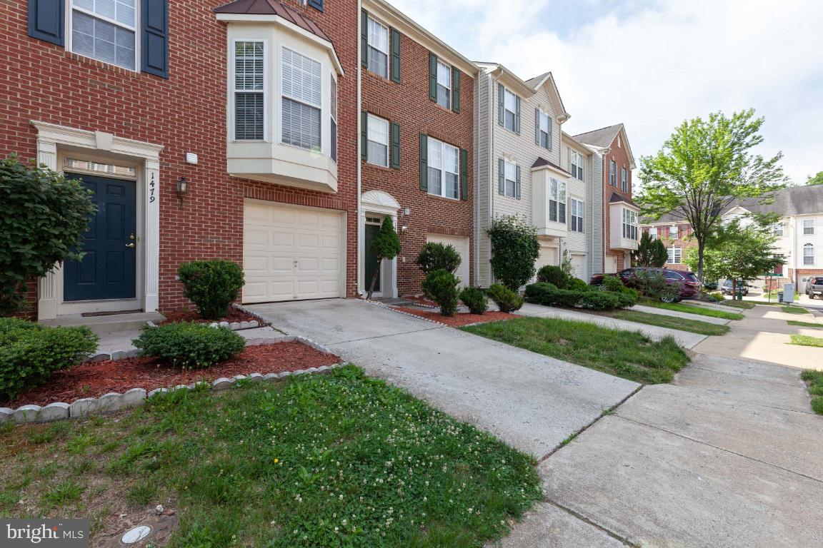 RIVERSIDE STATION - Residential Lease