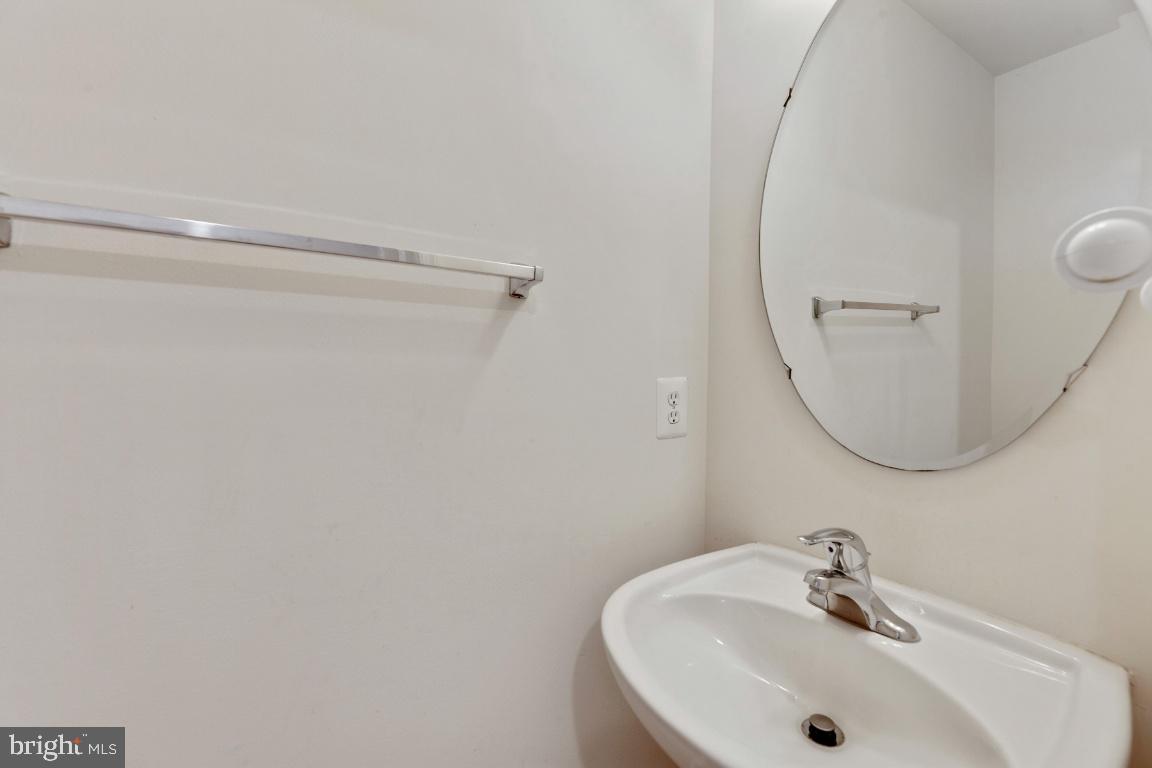 RIVERSIDE STATION - Residential Lease