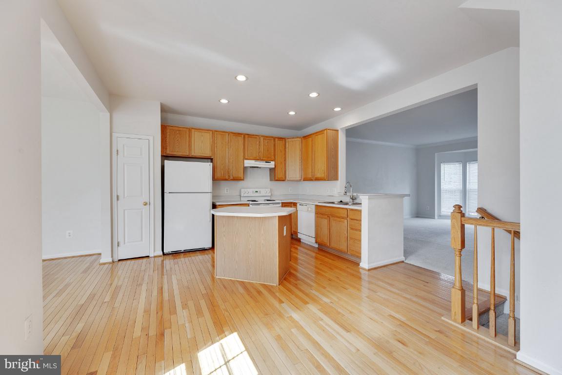 RIVERSIDE STATION - Residential Lease