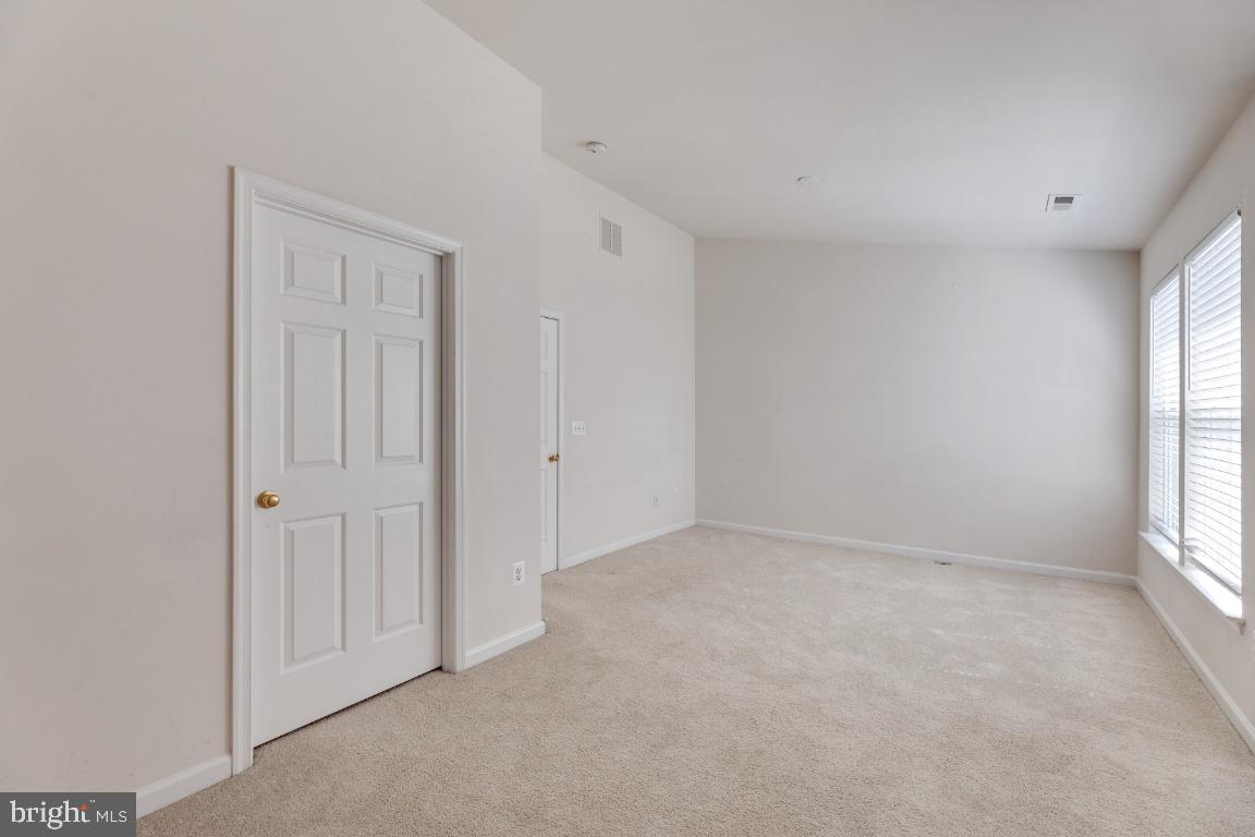 RIVERSIDE STATION - Residential Lease