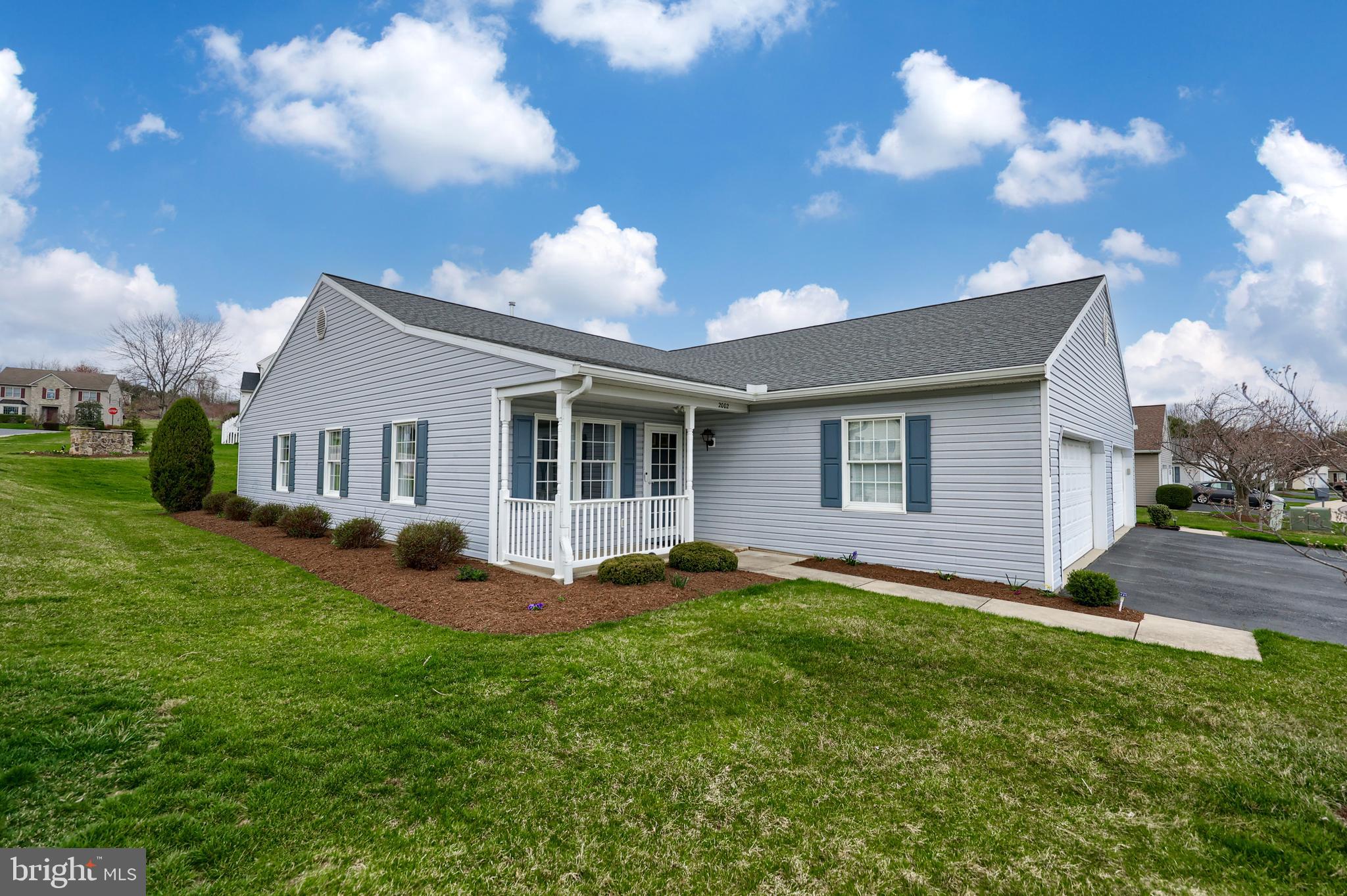 LONGSTOWN VILLAGE - Residential