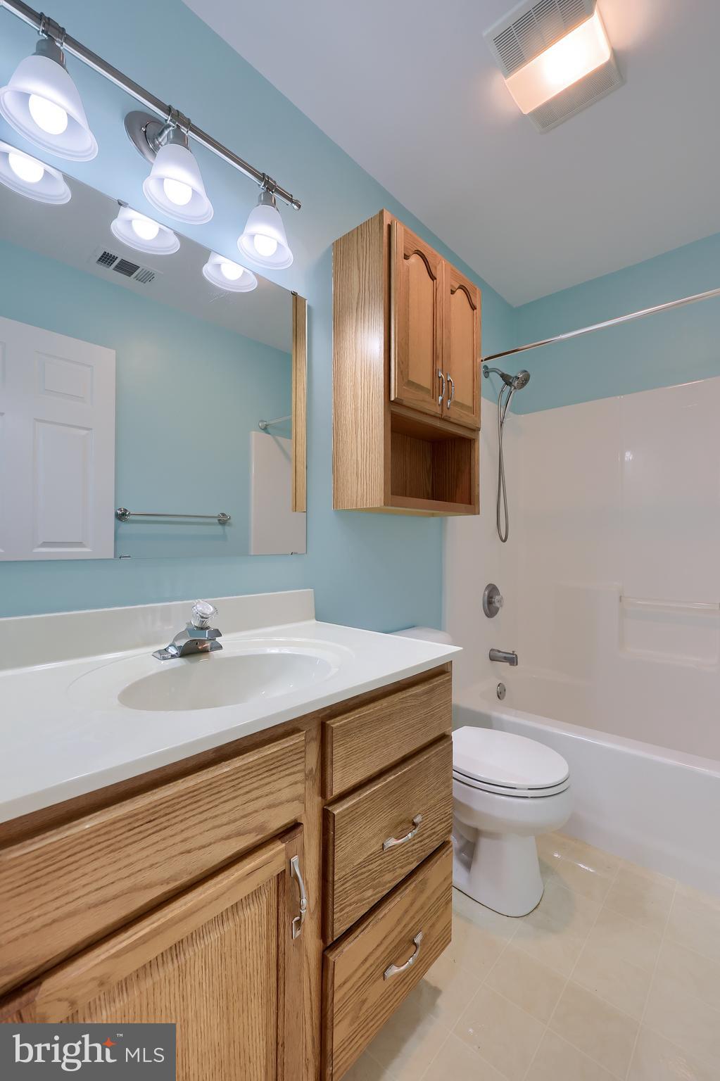 LONGSTOWN VILLAGE - Residential