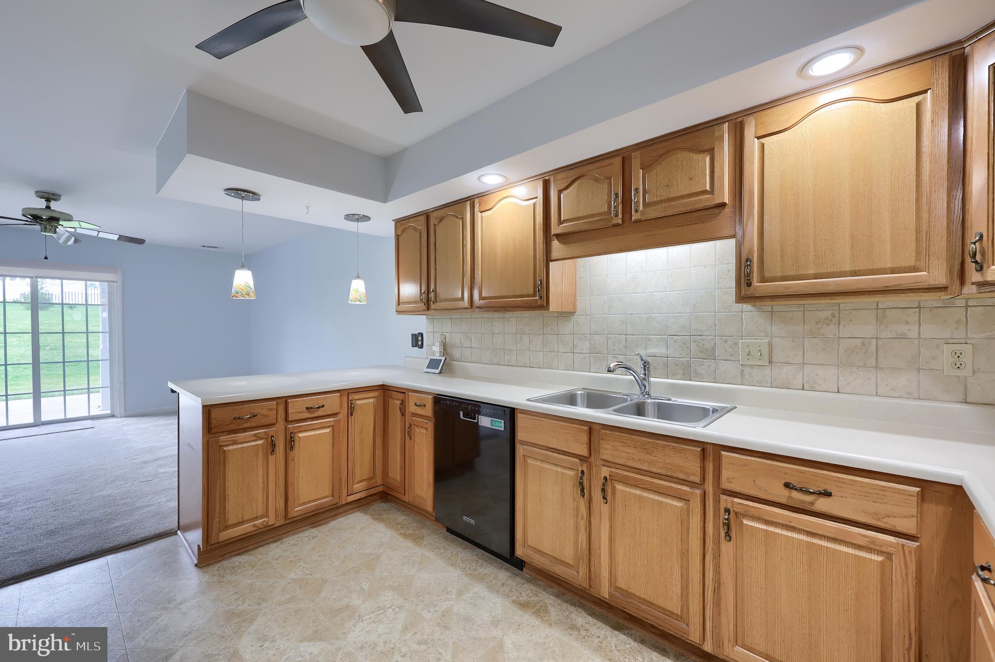 LONGSTOWN VILLAGE - Residential