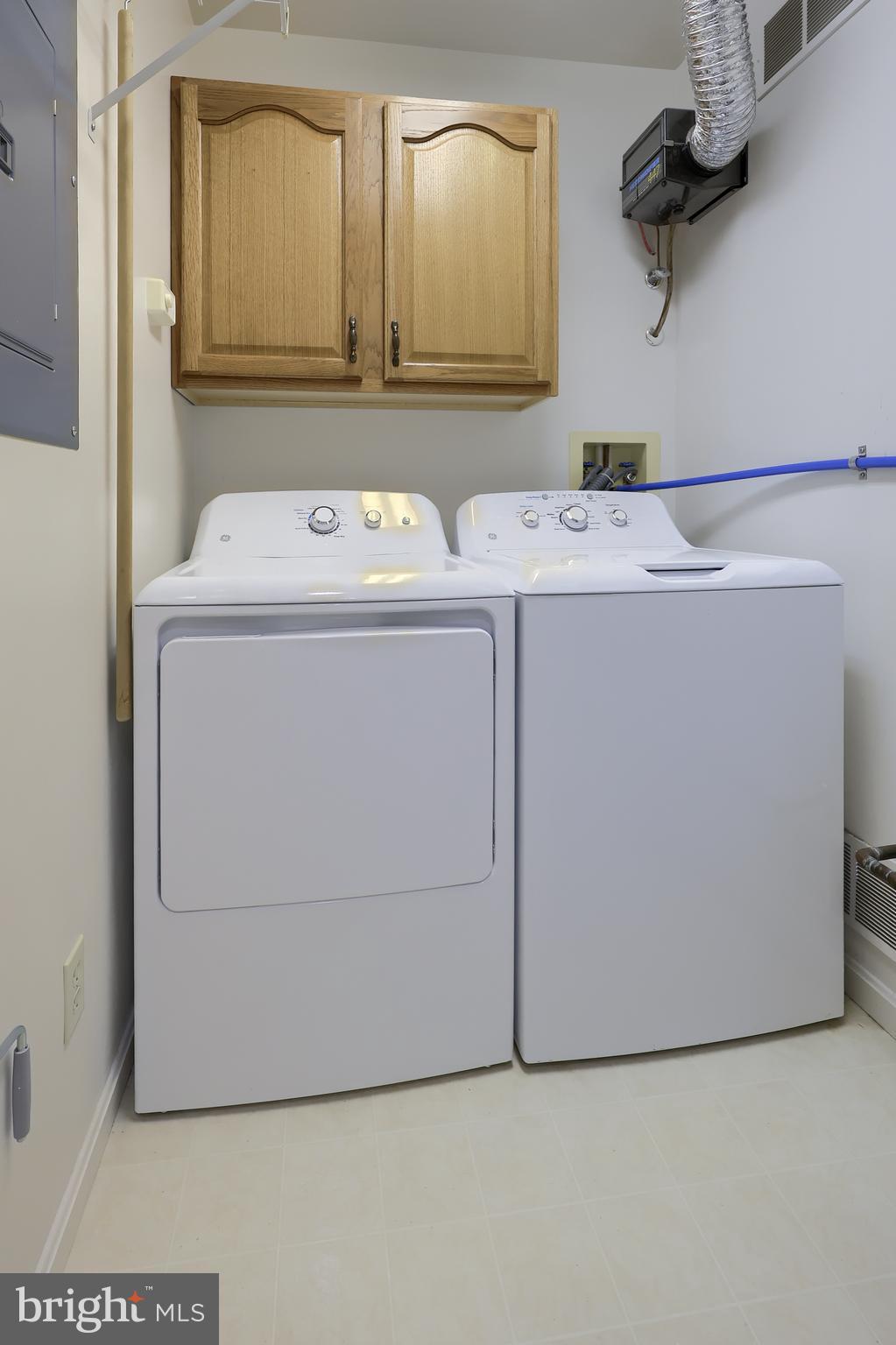 LONGSTOWN VILLAGE - Residential