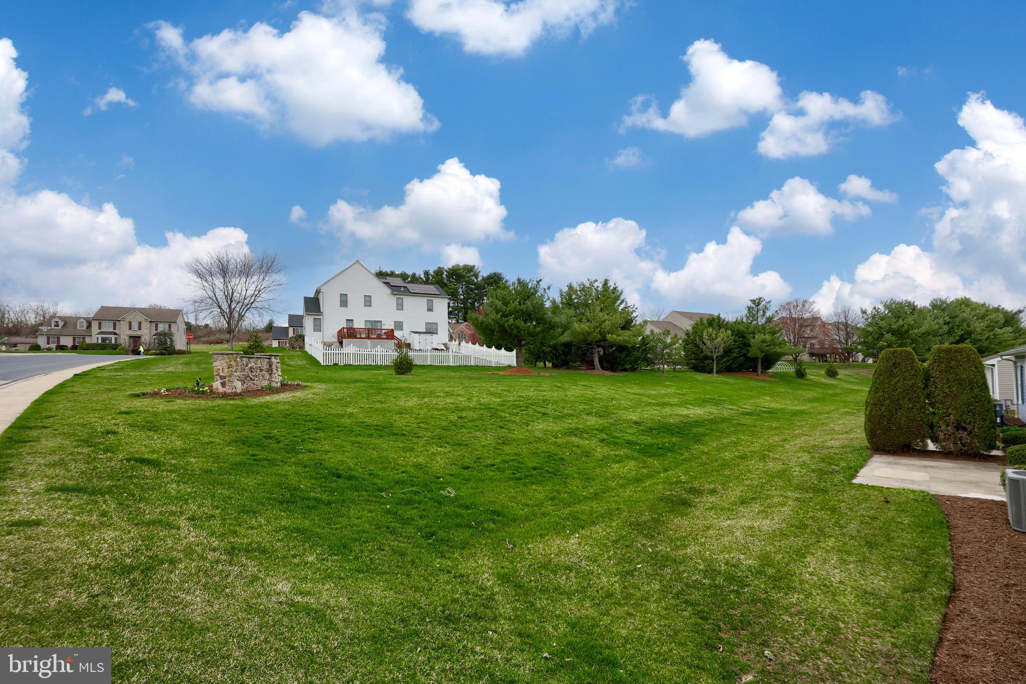 LONGSTOWN VILLAGE - Residential