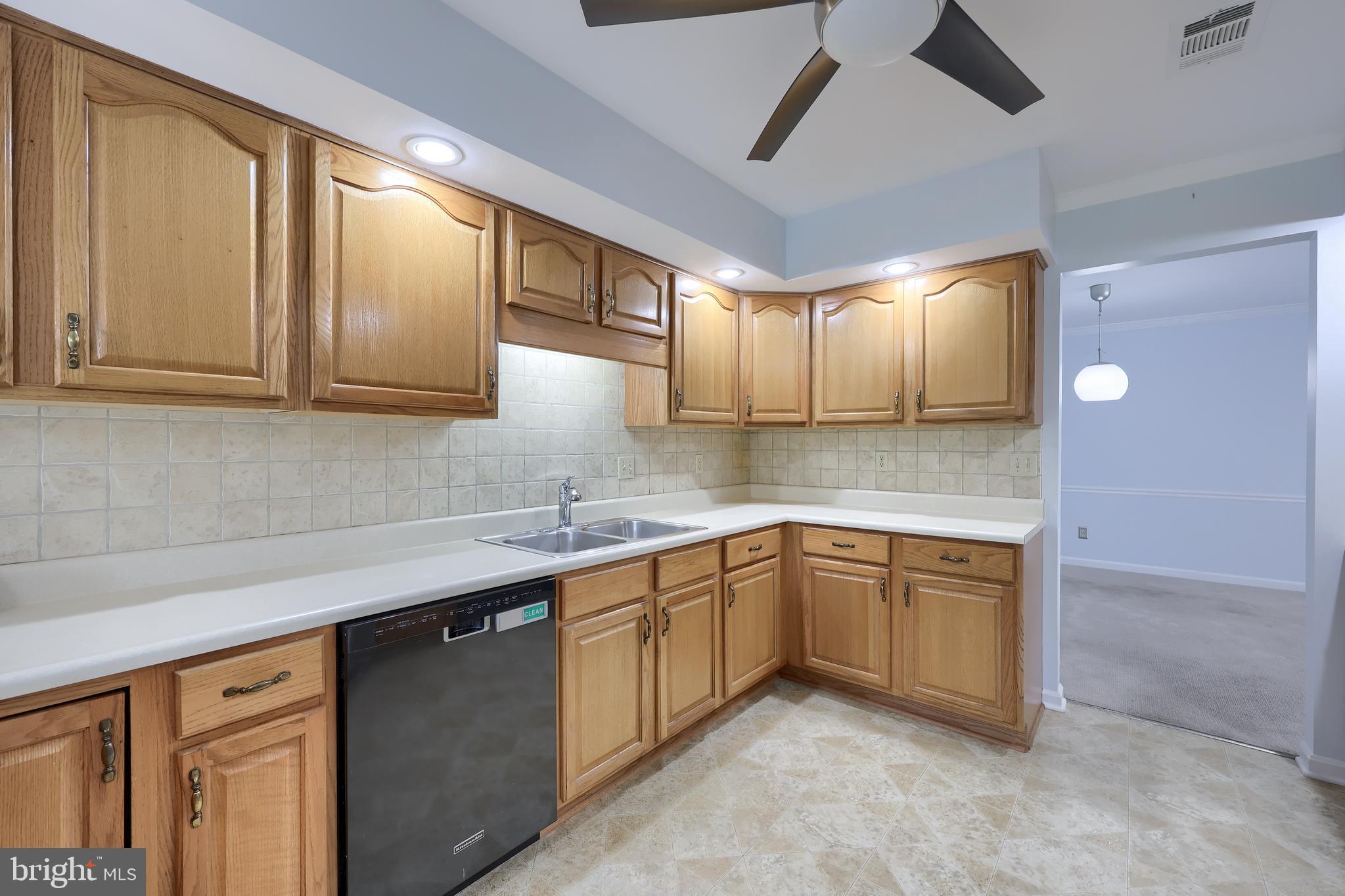 LONGSTOWN VILLAGE - Residential