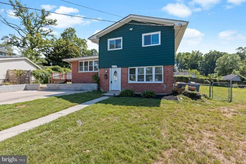 4316 Ferrara Drive, Silver Spring, MD MLS: MDMC2181848