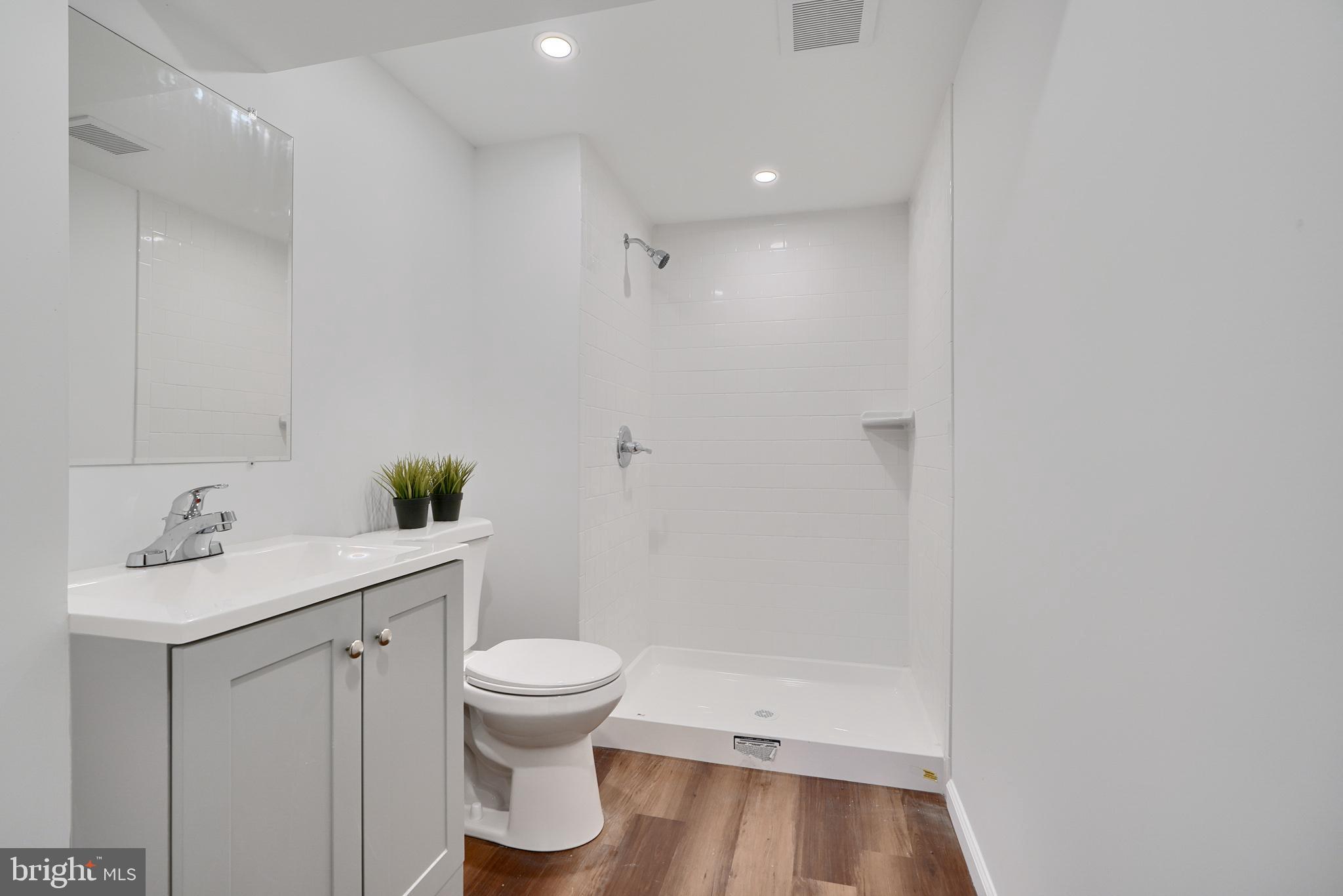 EASTWOOD - Residential