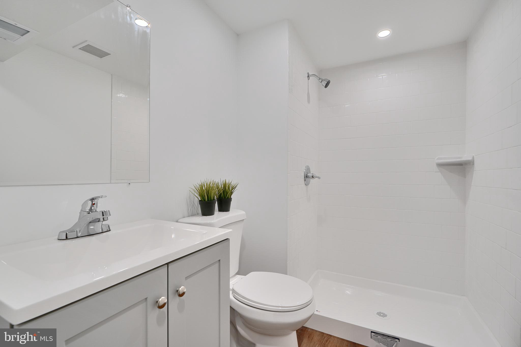 EASTWOOD - Residential